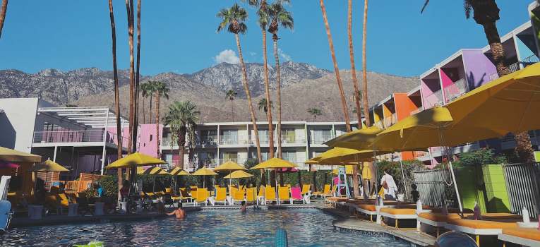 The Traveler's Guide to Downtown Palm Springs: Experience Top Places to  Shop, Eat & More!