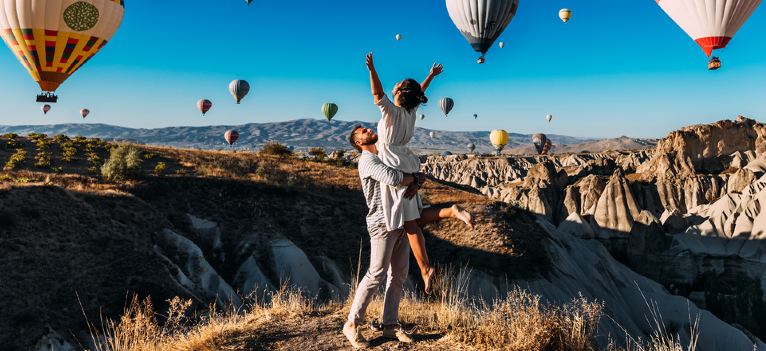 Image of a couple in love in Cappadocia